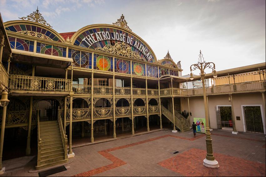 Fachada interna do Theatro Jos