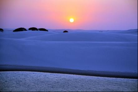 Belo por do sol nos lencois maranhenses - Foto: Ownwork (Licen