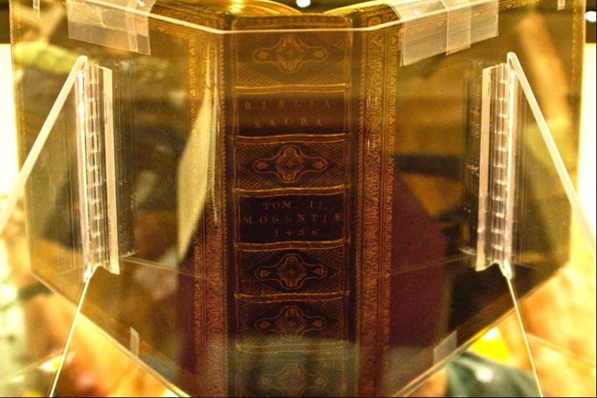 Biblia-Capa The Gutenberg - Foto: Nyc Wanderer Kevin Eng- (Licen
