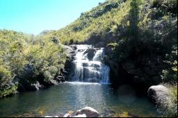 Cachoeira Azul (Itatiaia) Foto: Isis Rollim (Licen