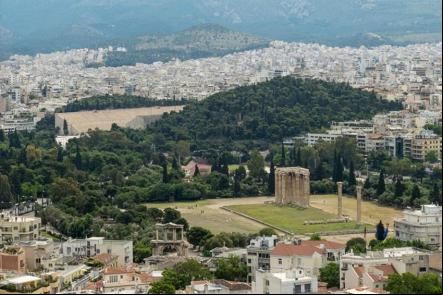 Vista da Acropole sobre o Templo de Zeus Olimpico - Foto: Michal Osmenda (Licença-cc-by-sa-2.0)