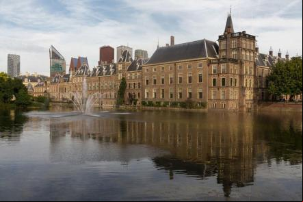 Complexo Edificio do Parlamento o Binnenhof - Foto: Michielverbeek (Licenca-cc-by-sa-4.0)