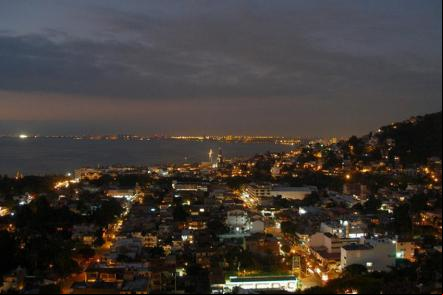 Vista panoramica de Puerto Vallarta - Foto: Coolcaesar