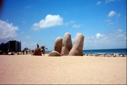 Monumento de los Dedos - Foto: Frank Ballesteros (Dominio publico)