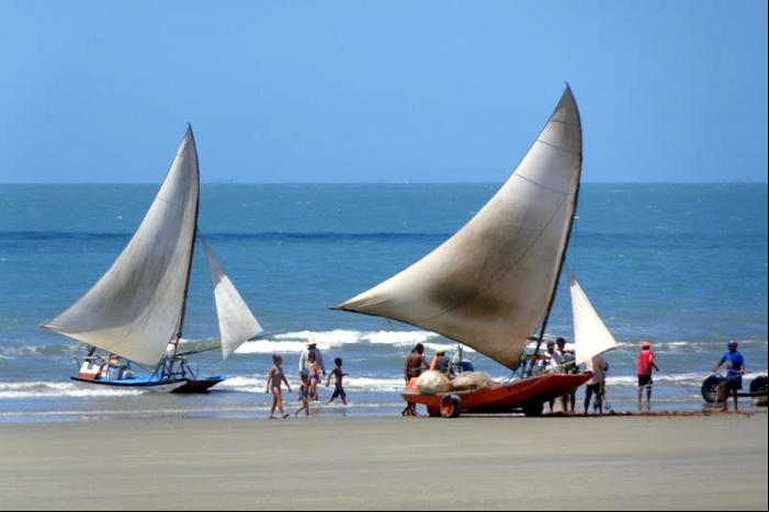 Pescadores de Tibau com suas jangadas - Foto: Luiz Nazareno de Souza